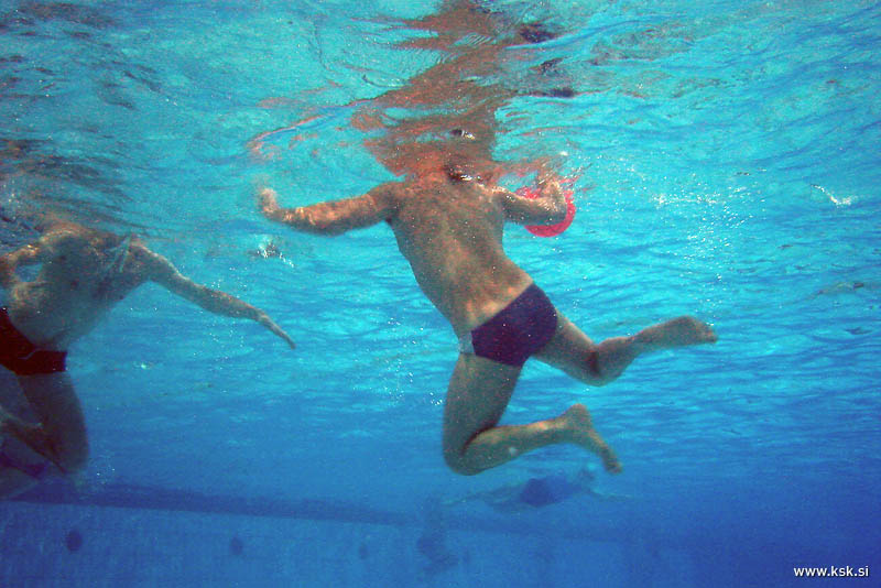 vaterpolo_under_water_31.jpg