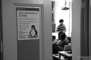 Računalniški tečaj - začetek nadaljevalnega tečaja programiranja in Linuxa