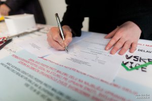 Zbiranje podpisov proti Zakonu o malem delu in pokojninski reformi