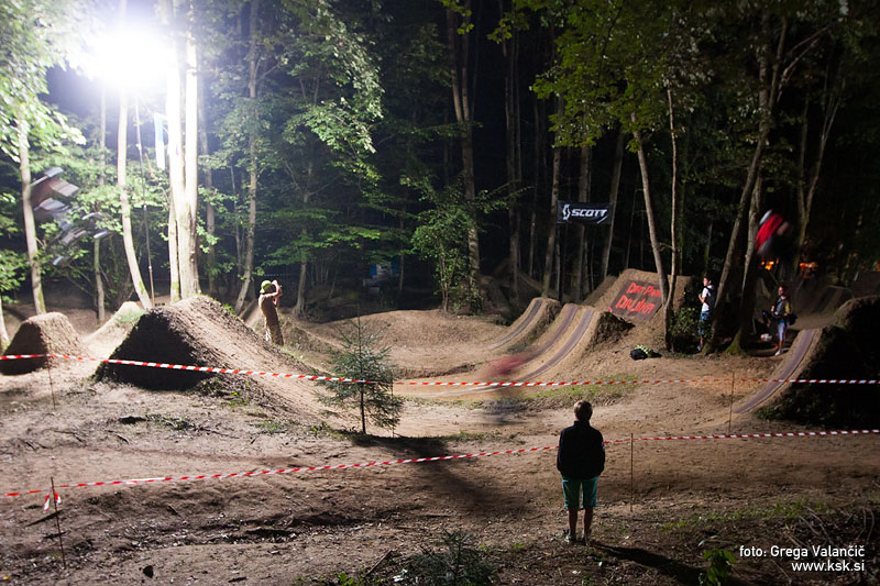 dirtjam_384_120908_GV.jpg