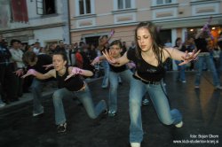 Plesni vecer: Show dance in hip hop
